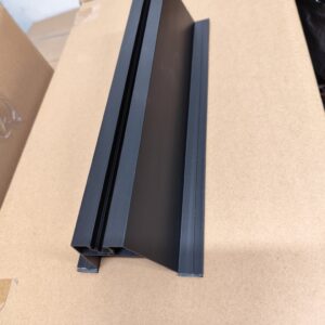 Minirail Skardiniam stogui JUODAS 33 cm.